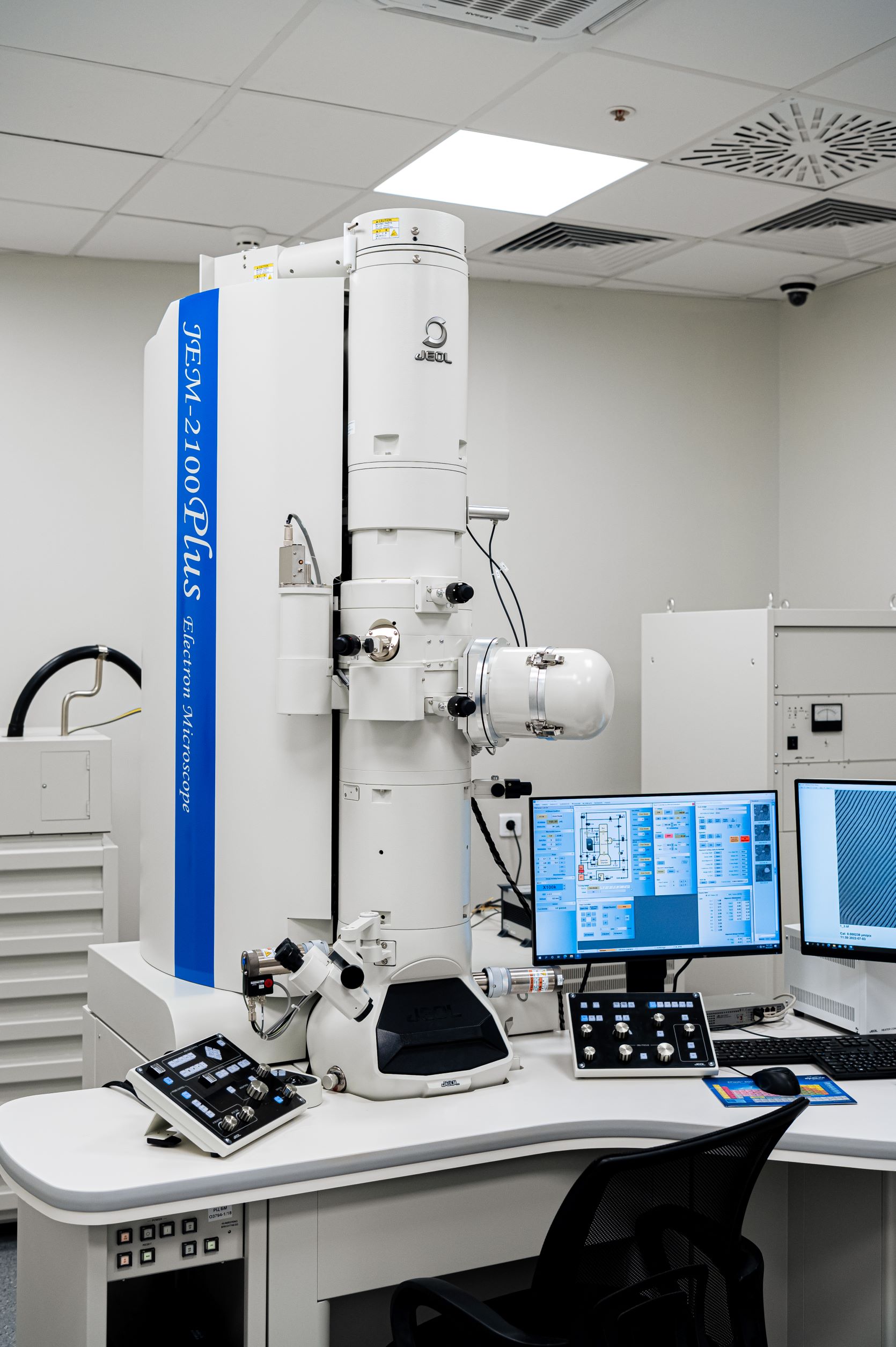 Просвечивающий электронный микроскоп JEM 2100+, JEOL, Япония